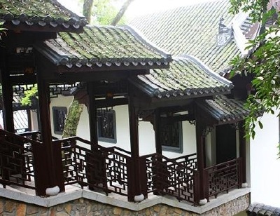 Interesting Chinese Architectural variance, yet with a consistency of heritage form.