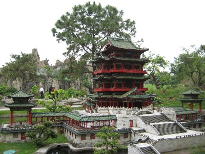 Splendid China's Tengwang Pavilion 'diminutive,' replica, in Shenzhen.