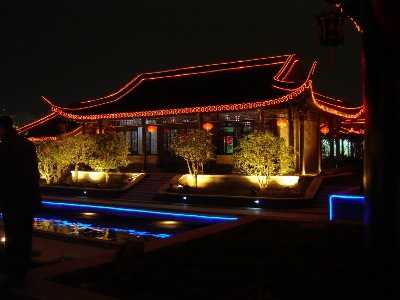 Yangzhou lighting, with the addition of traditional lanterns, providing both direction and enjoyment.