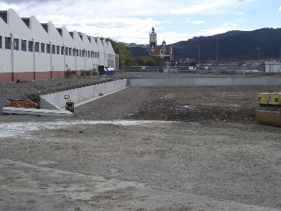 The excavated ' ponding ' foundation wall, is well underway - 17/03/07