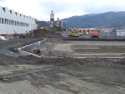 The Pond depth is attained and levelled out for the liner - 21/04/07.