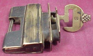 Brass lock 'n key from Qing Dynasty.