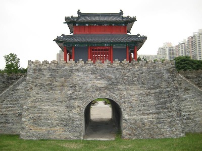 As one looks under this archway in Splendid China, it is easy to imagine the reality out of the diminutive, replica, in Shenzhen.